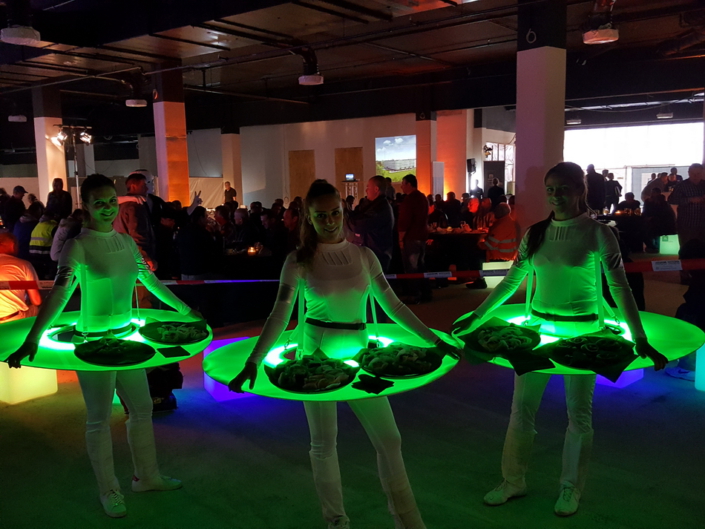 Tänzerinnen als LED Tische Tänzerinnen als LED Tische