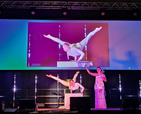 Kontorsionistin bei Firmenevent Kontorsionistin buchen für Event, Galadinner, Veranstaltung, Sportevent, Feier